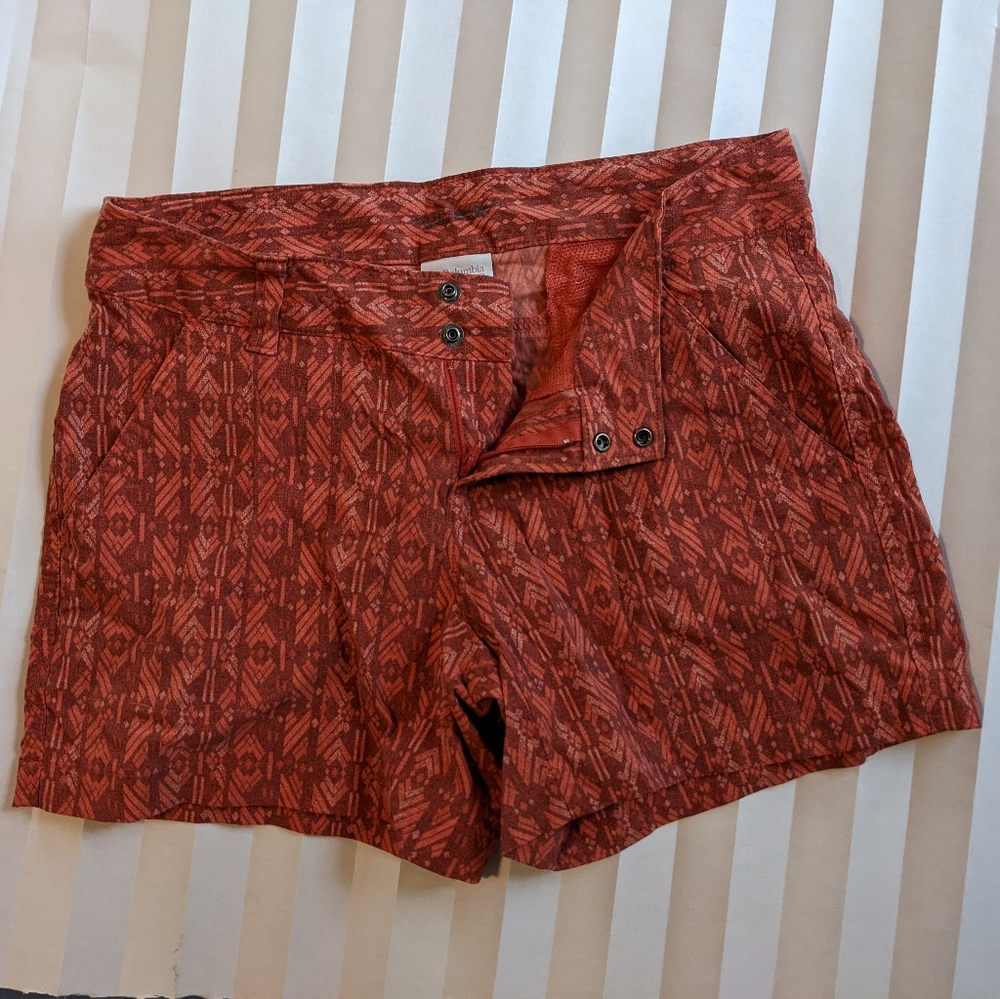 Columbia Red/ Orange Patterned Quick Dry Shorts